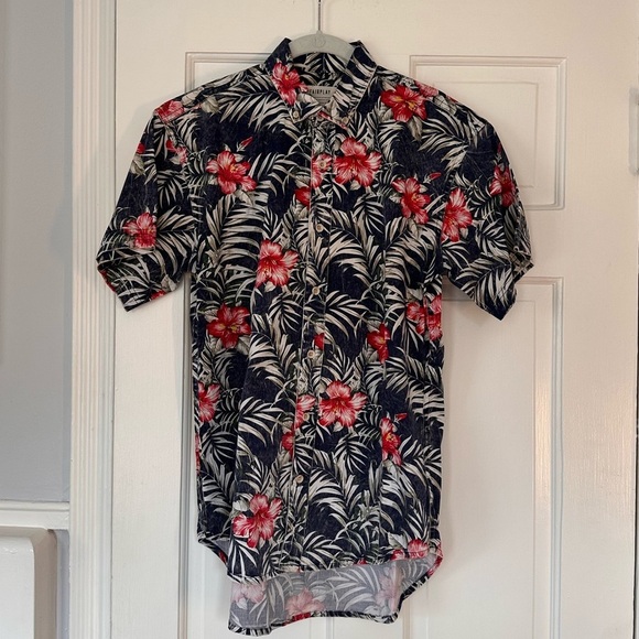 Fairplay - Men’s Small - Hibiscus Hawaiian Print Short-Sleeve Shirt - Slim Fit - Picture 1 of 3